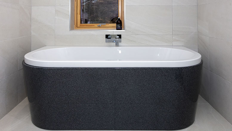 The Otters - Master Bedroom En Suite Bath